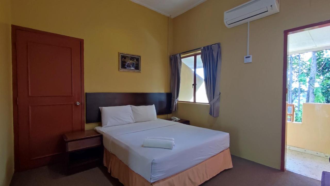Mersing Merlin Inn Exterior foto