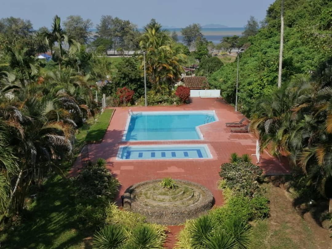Mersing Merlin Inn Exterior foto